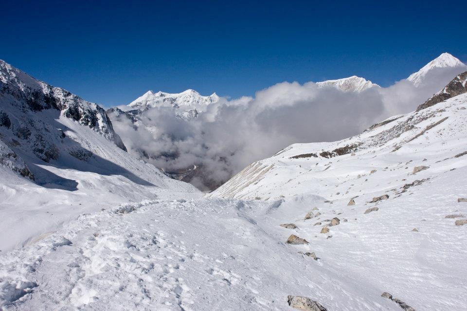 Manaslu Trek: manaslu Region withh cloud and snow