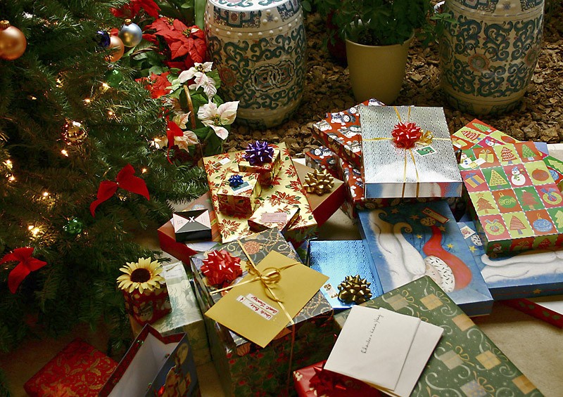 Christmas_gifts