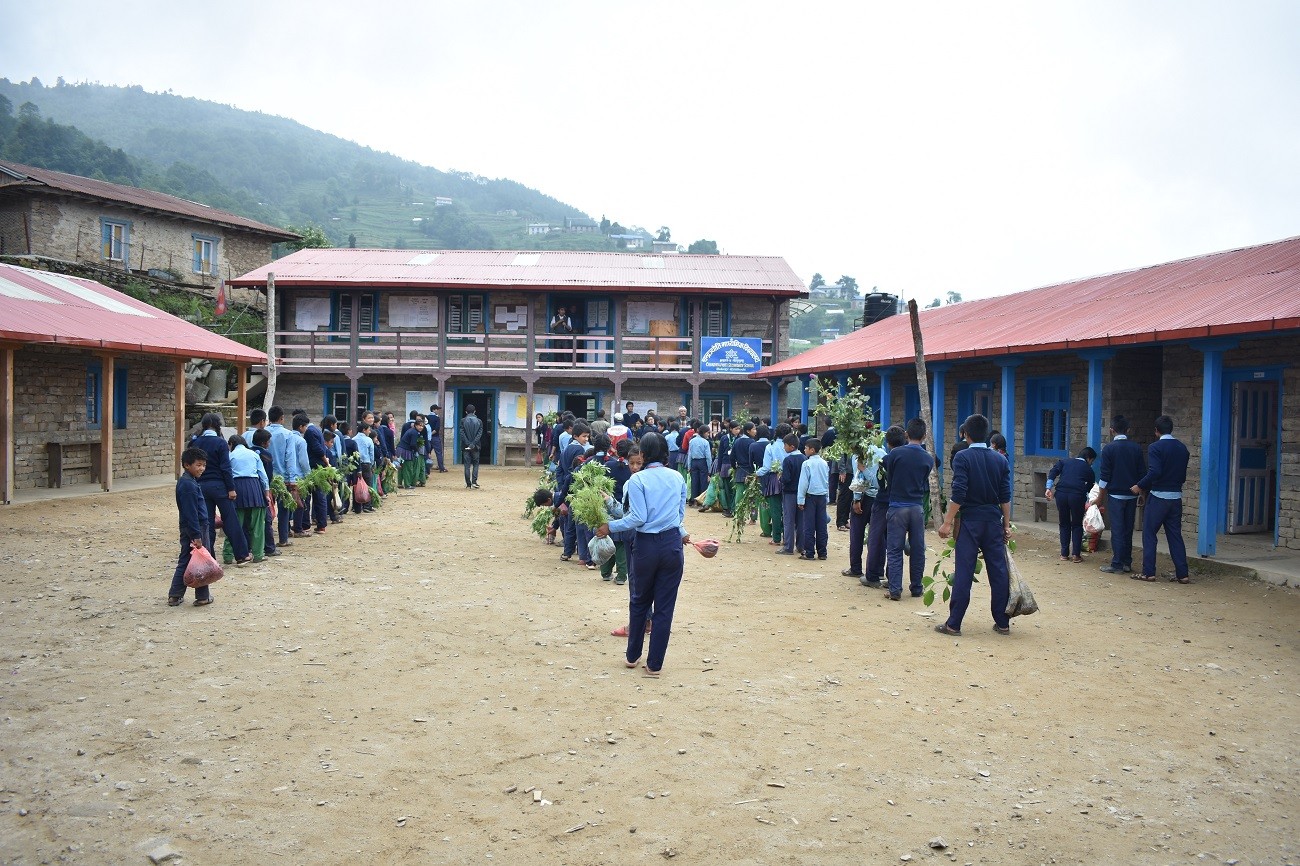 community trek nepal