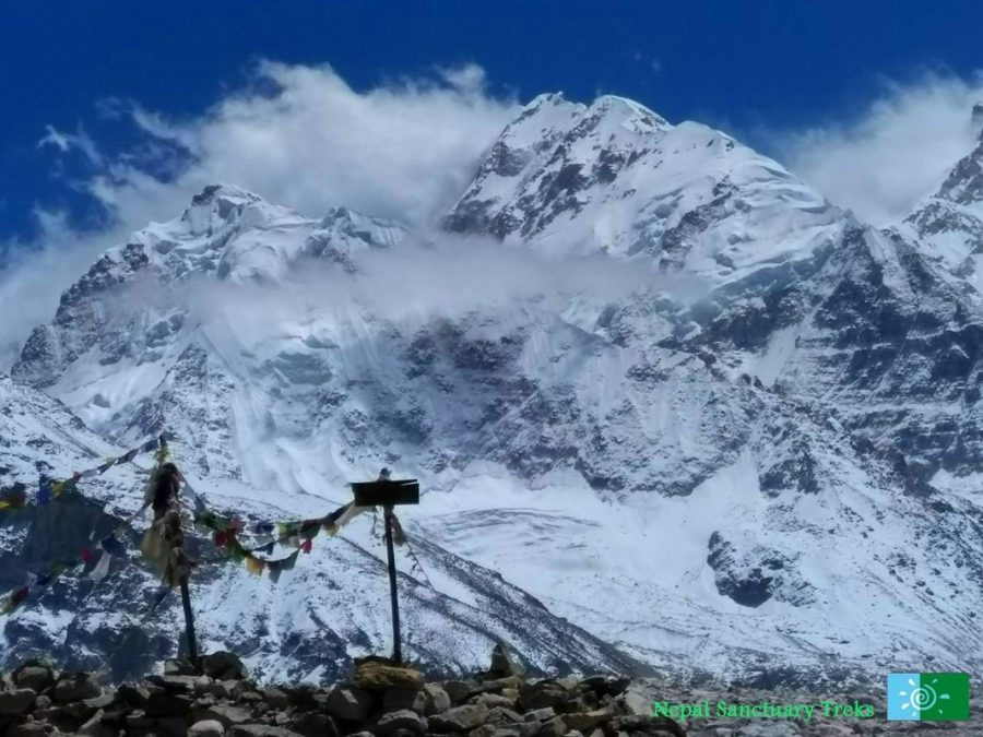 olangchung gola trek