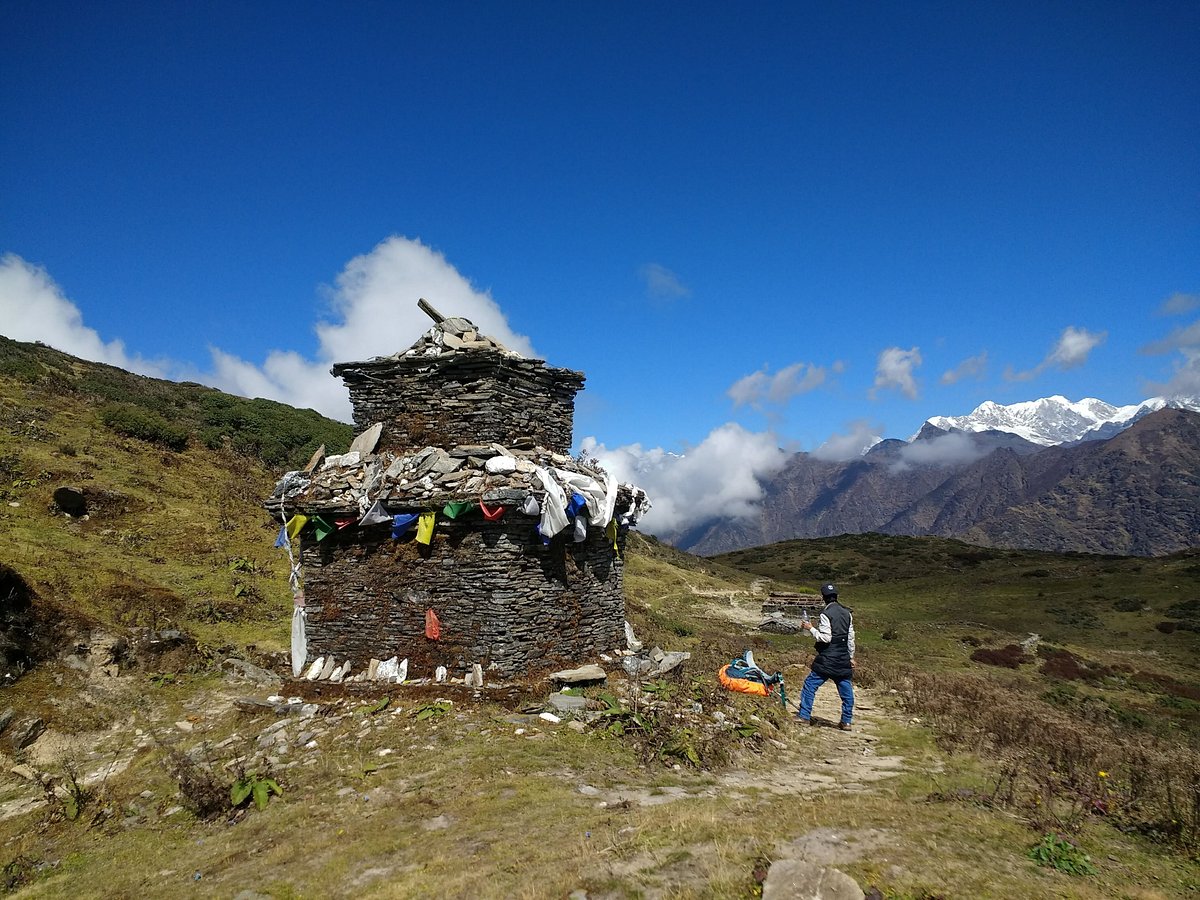 Pikey Peak: The foothills of the Lower Everest Region