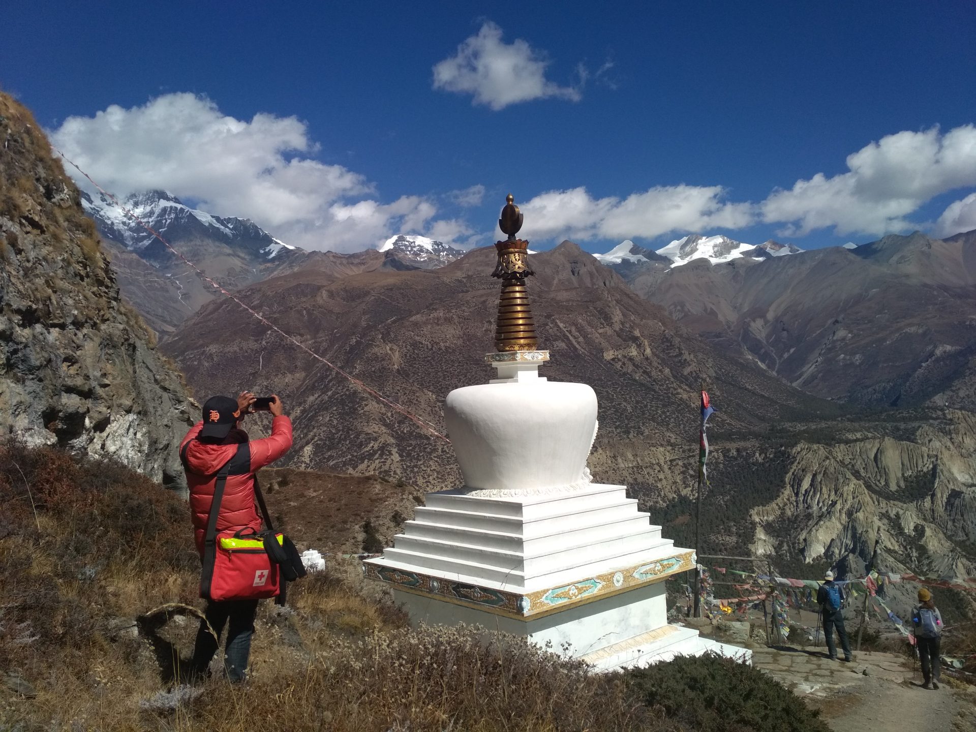 Are Hot Water Showers Available on the Annapurna Circuit?